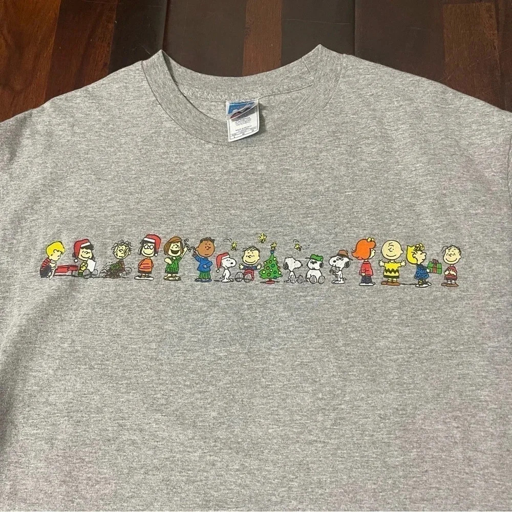 PEANUTS Charlie Brown Snoopy & Gang Christmas T-Shirt Adult Size Large - Picture 3 of 12